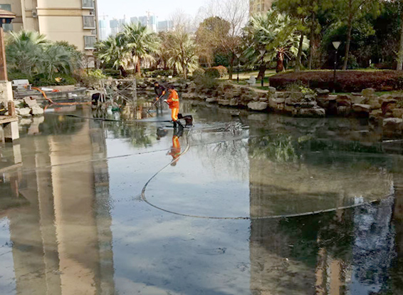 西盟景观池淤泥清理