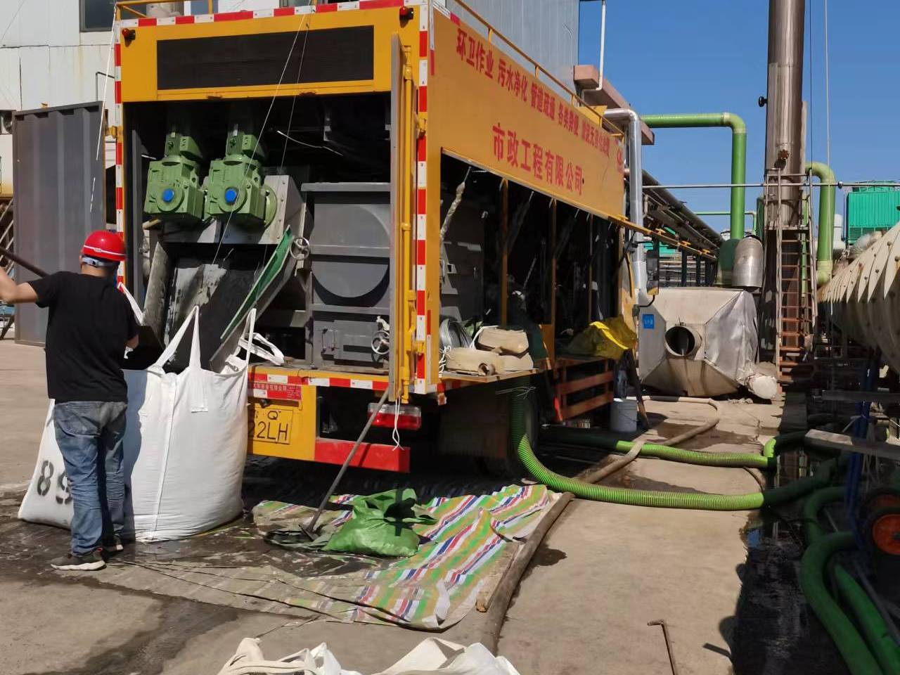 西盟淤泥压干处理